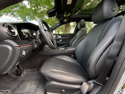 Used 2022 Mercedes-Benz E 350 4MATIC Sedan image 9