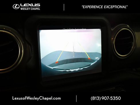 Used 2020 Jeep Wrangler Unlimited Sahara image 38