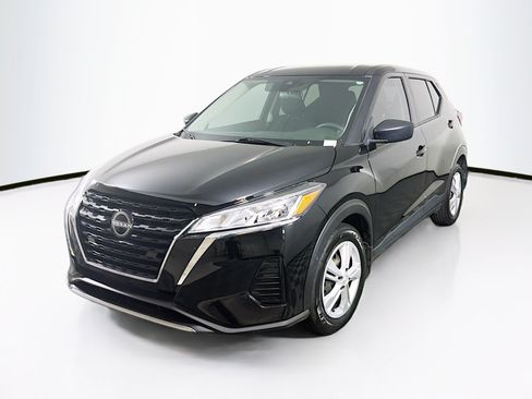 Used 2024 Nissan Kicks S FWD image 3