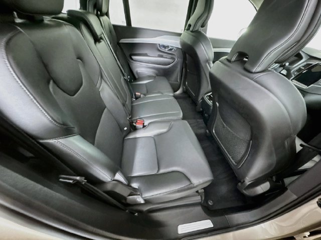 Used 2023 Volvo XC90 B5 Core AWD/4WD image 28