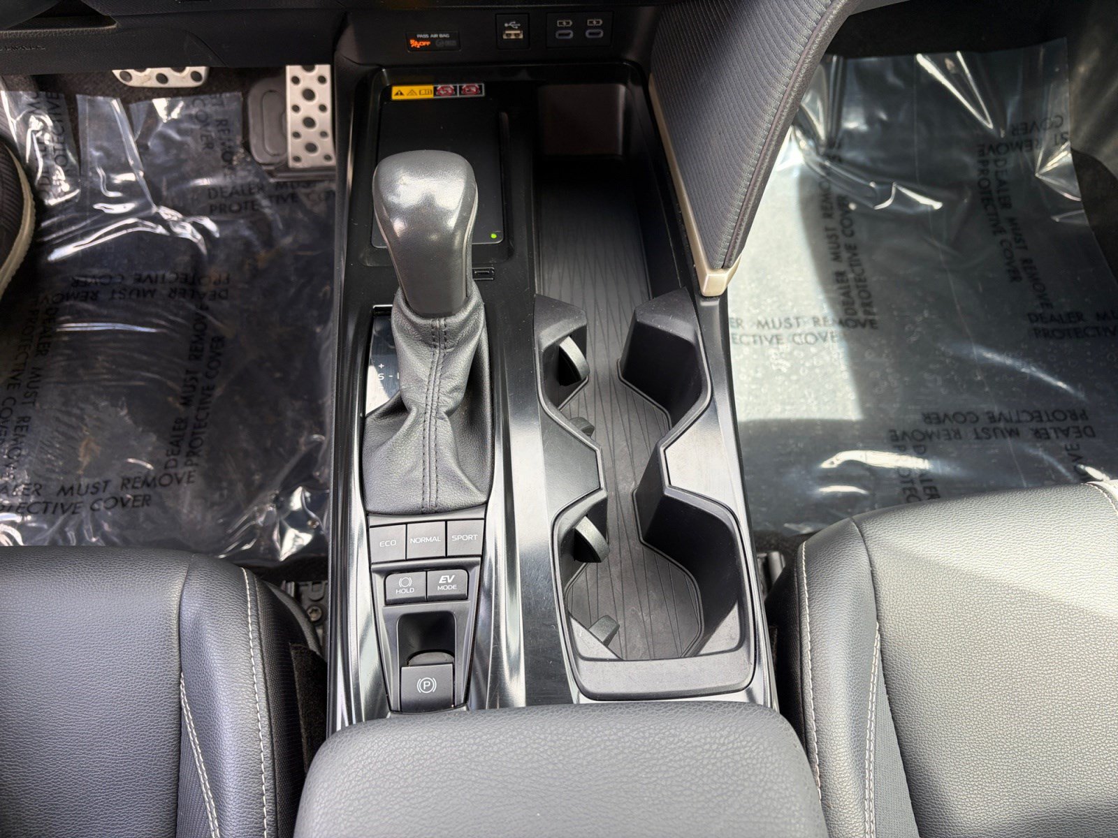 Used 2025 Toyota Camry SE FWD image 19
