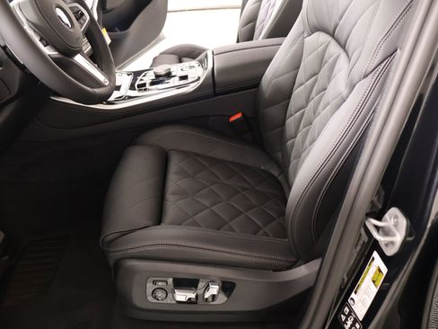 New 2026 BMW X5 xDrive40i w/ M Sport Package AWD/4WD image 11