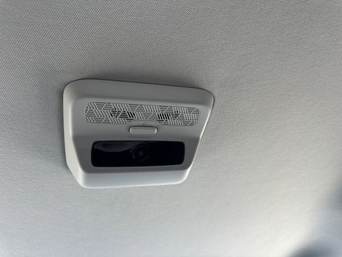 New 2026 Kia Carnival EX FWD image 18