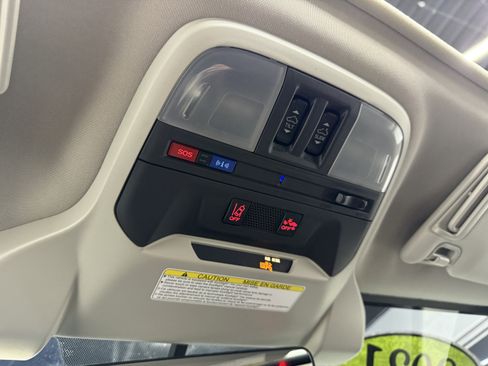 Used 2021 Subaru Crosstrek 2.0i Premium w/ Moonroof Package image 23