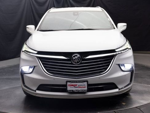 Used 2022 Buick Enclave Essence image 3