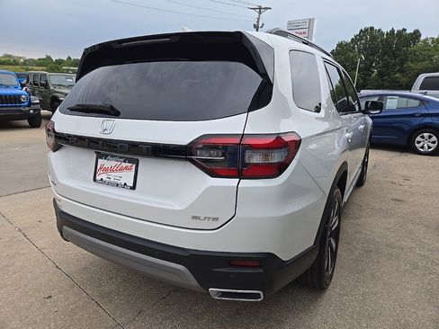 Used 2023 Honda Pilot Elite image 10