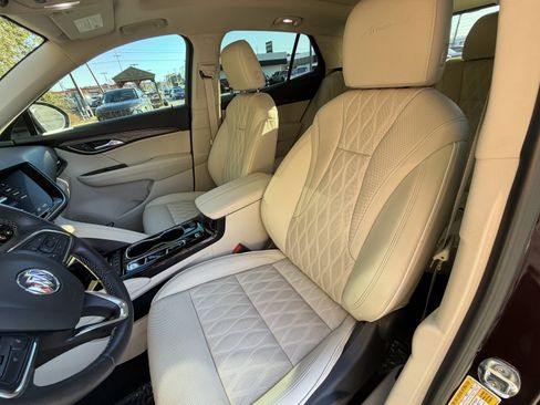 Used 2022 Buick Envision Avenir w/ Technology Package II image 15