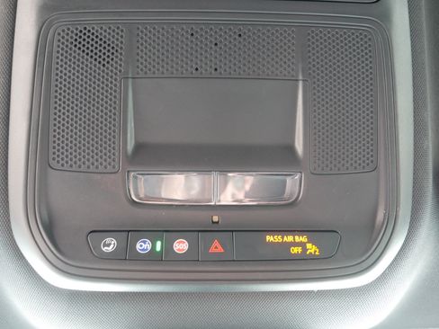 Used 2025 Chevrolet Equinox LT w/ Safety and Technology Package image 32