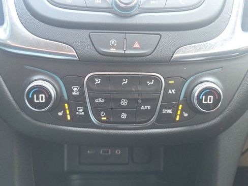Used 2024 Chevrolet Equinox LT w/ Driver Convenience Package FWD image 32