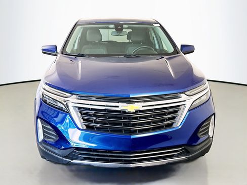 Used 2022 Chevrolet Equinox LT w/ Driver Convenience Package FWD image 2