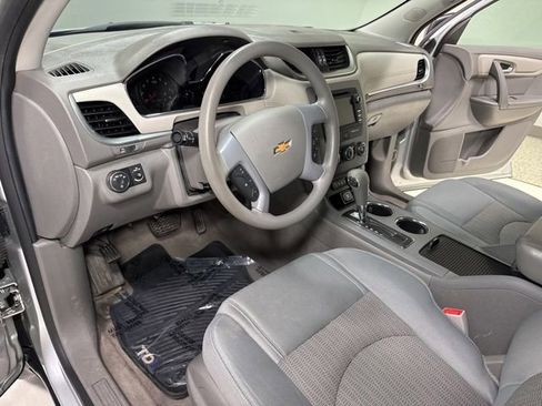 Used 2017 Chevrolet Traverse LS AWD/4WD image 10