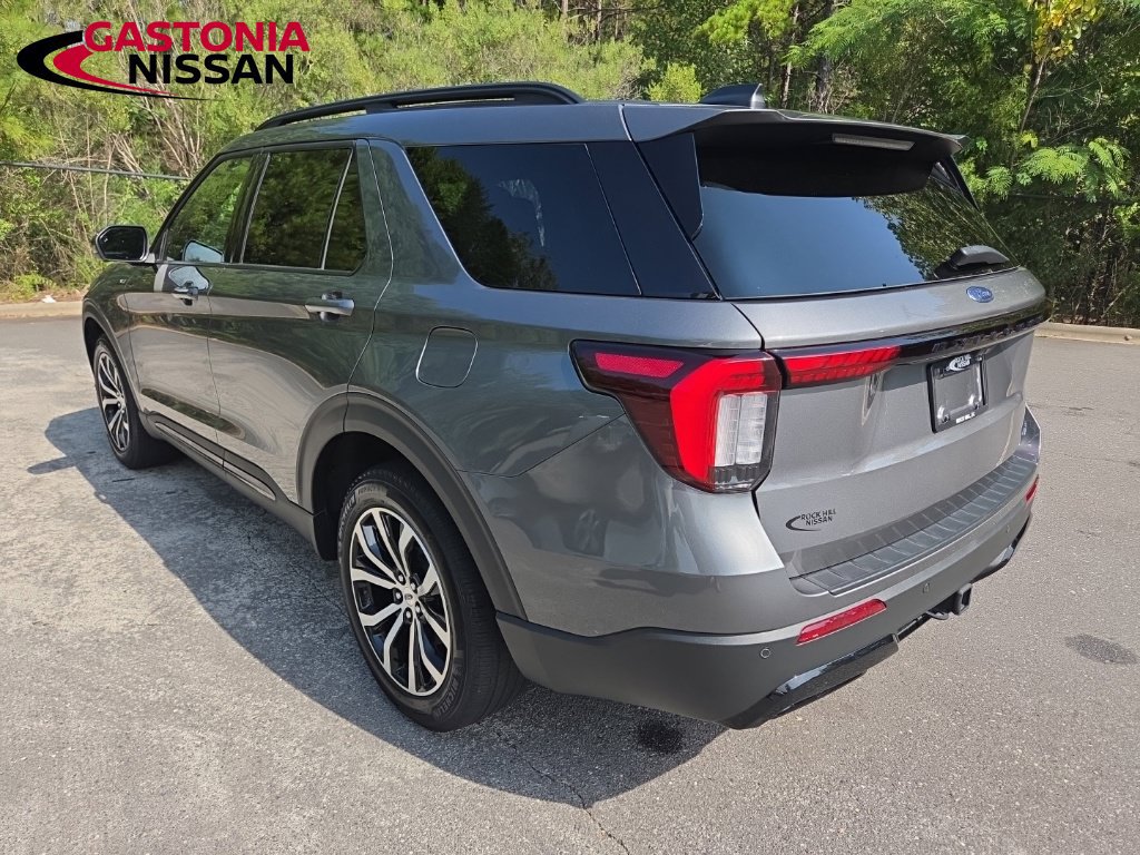 Used 2025 Ford Explorer ST-Line AWD/4WD image 6