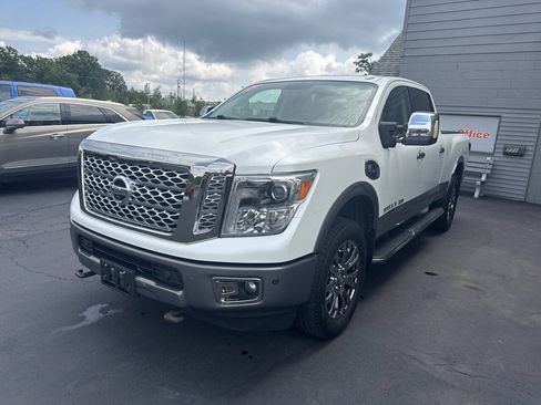 Used 2017 Nissan Titan Platinum Reserve AWD/4WD image 3