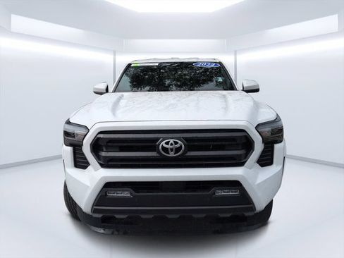 Used 2024 Toyota Tacoma SR5 w/ SR5 Upgrade Package RWD image 8