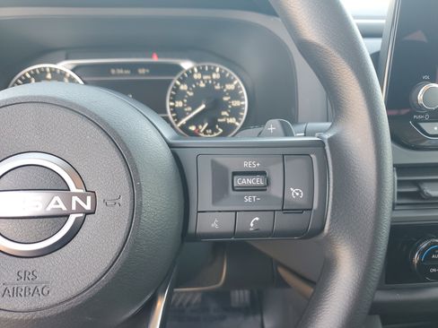 Used 2023 Nissan Pathfinder S image 21