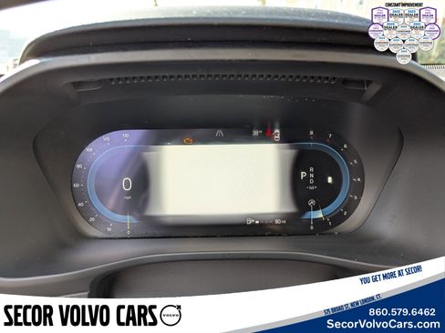 Certified 2024 Volvo XC40 B5 Ultimate w/ Climate Package image 12