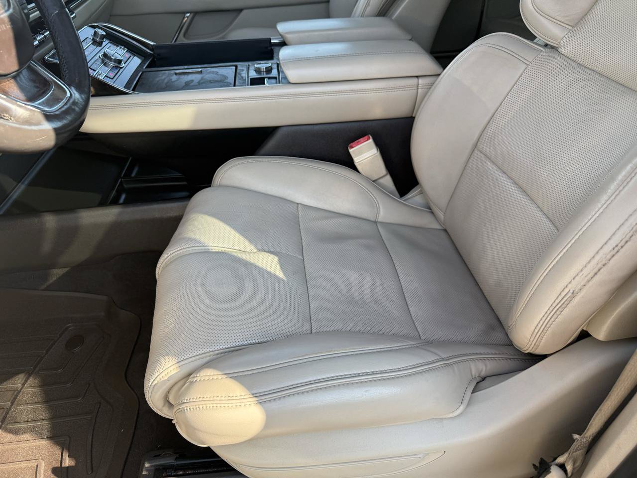 Used 2019 Lincoln Navigator L Reserve AWD/4WD image 12
