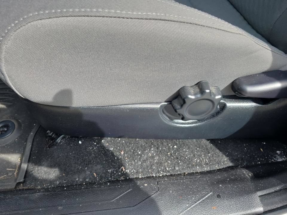 Used 2023 Toyota Tacoma SR w/ SR Convenience Package RWD image 11