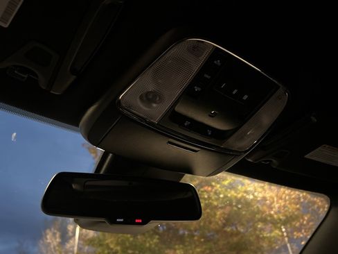 Used 2020 Dodge Charger SXT w/ Plus Group image 21