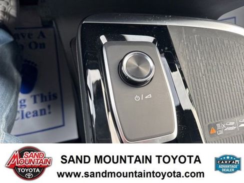 Used 2025 Buick Enclave Preferred image 19