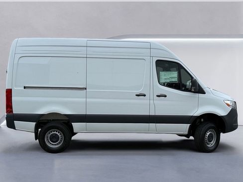 New 2025 Mercedes-Benz Sprinter 2500 image 3
