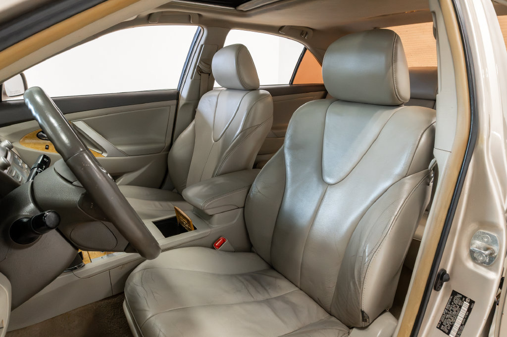 Used 2007 Toyota Camry XLE FWD image 9