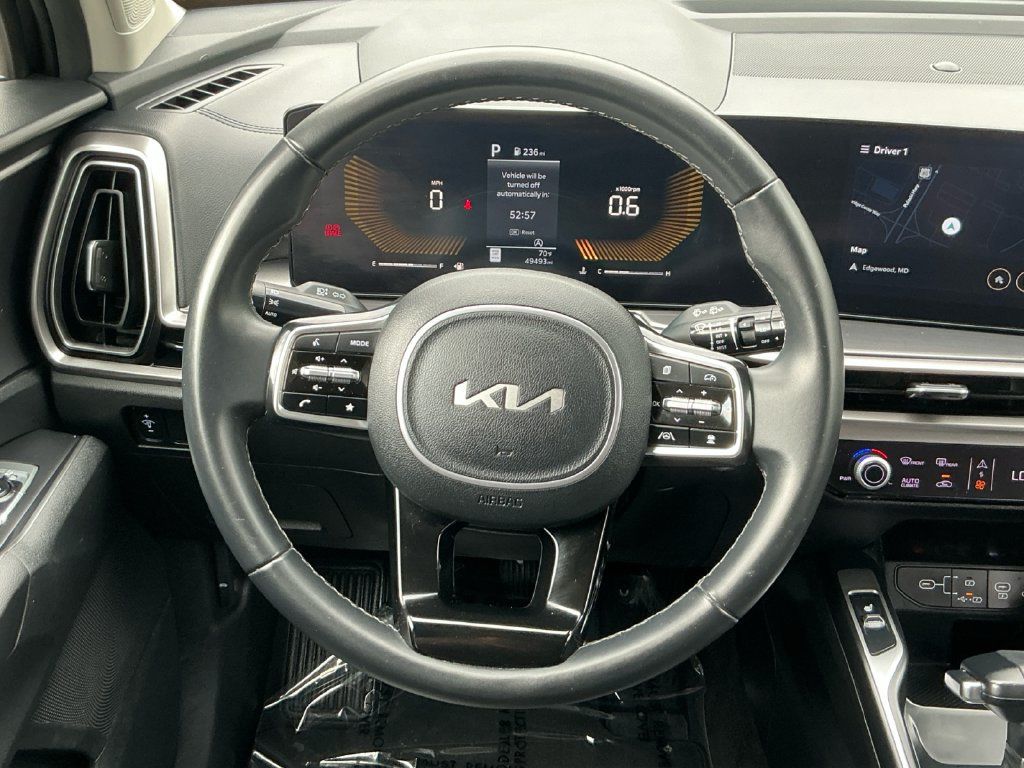 Used 2024 Kia Sorento S AWD/4WD image 13