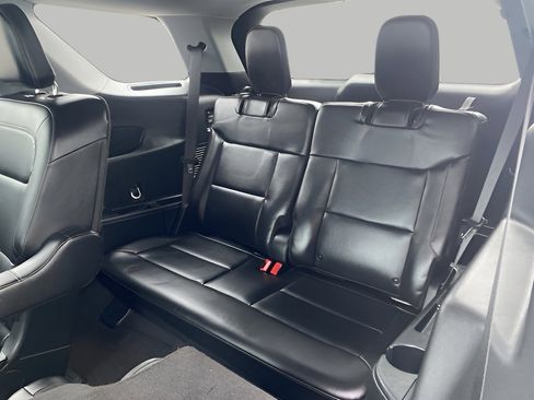 Used 2023 Ford Explorer XLT w/ Equipment Group 202A image 40