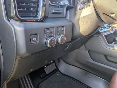 Used 2025 GMC Sierra 3500 Denali Ultimate AWD/4WD image 12
