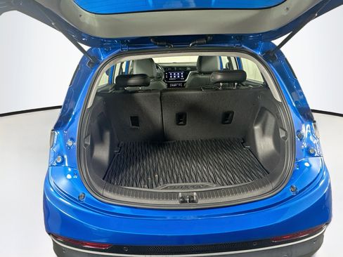 Used 2022 Chevrolet Bolt LT w/ Infotainment Package FWD image 27