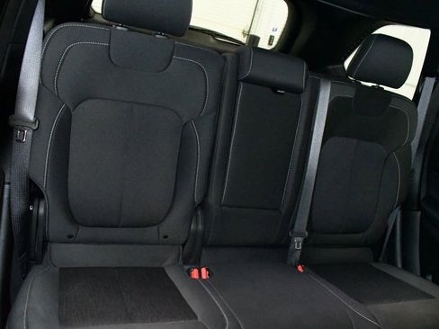 Used 2024 Jeep Grand Cherokee Laredo X image 23