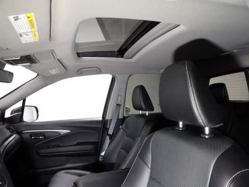 Used 2025 Honda Ridgeline RTL image 17