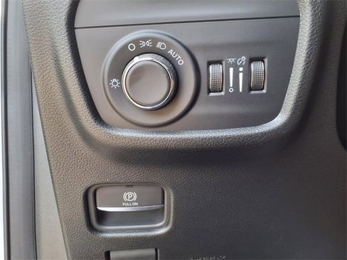 New 2025 Jeep Grand Cherokee L Altitude image 21