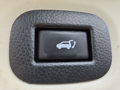 Used 2017 Nissan Rogue SV AWD/4WD image 39