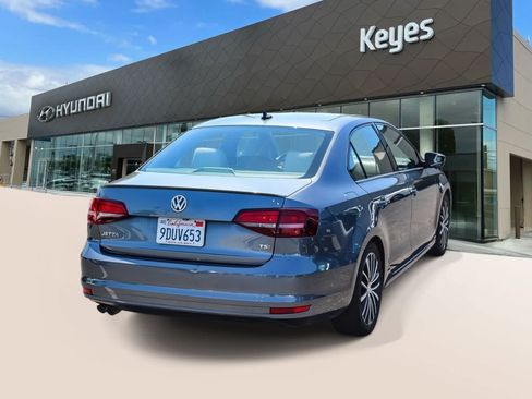 Used 2016 Volkswagen Jetta Sport w/ Lighting Package FWD image 4
