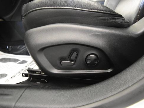 Used 2024 Jeep Compass Limited w/ Sun and Sound Group AWD/4WD image 12