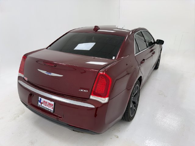 Used 2019 Chrysler 300 Touring L w/ Quick Order Package 22F RWD image 20