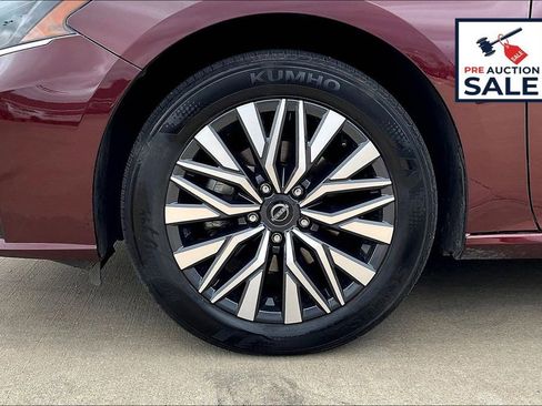 Used 2025 Nissan Altima 2.5 SV AWD/4WD image 9