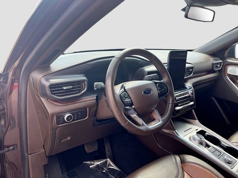Used 2023 Ford Explorer King Ranch w/ Technology Package AWD/4WD image 9