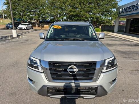 Used 2024 Nissan Armada SL AWD/4WD image 10
