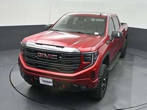 Used 2024 GMC Sierra 1500 AT4 w/ Technology Package AWD/4WD image 43