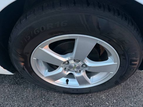 Used 2015 Chevrolet Cruze LT FWD image 24