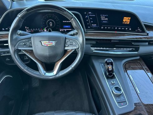 Certified 2024 Cadillac Escalade Premium Luxury Platinum AWD/4WD image 16