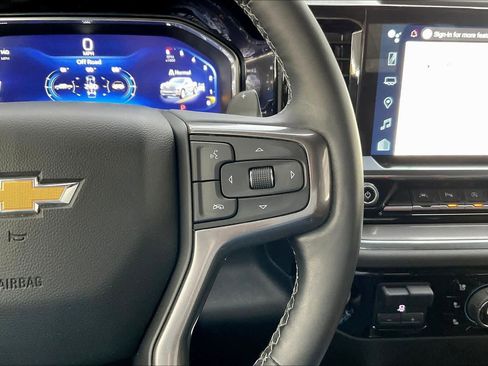 Certified 2025 Chevrolet Silverado 1500 High Country image 24