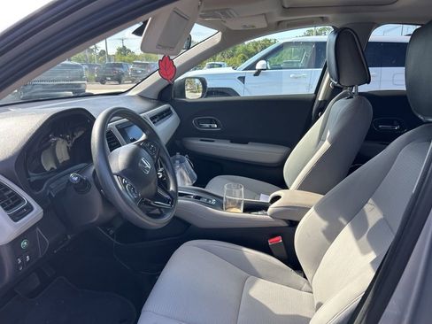 Used 2021 Honda HR-V EX image 4