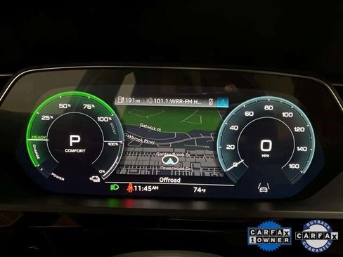 Used 2024 Audi Q8 e-tron Premium image 9