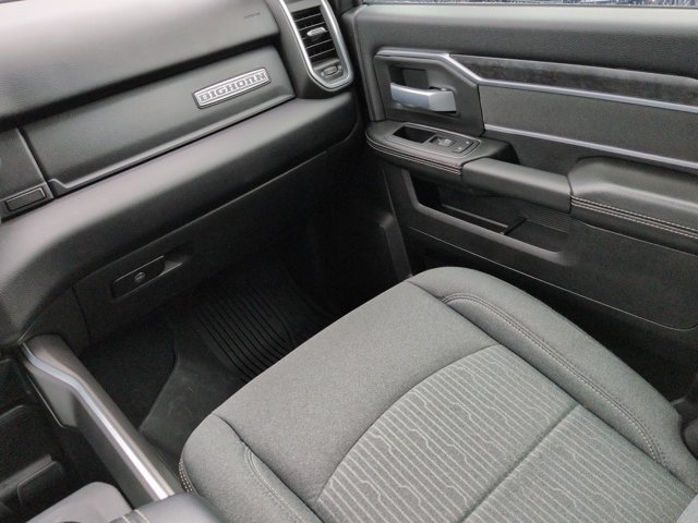Used 2024 RAM 3500 Big Horn w/ Sport Appearance Package AWD/4WD image 17