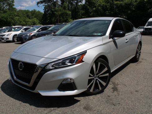 Used 2020 Nissan Altima 2.5 SR FWD image 1