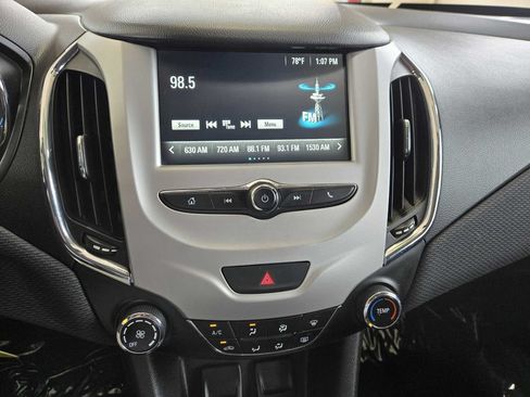 Used 2017 Chevrolet Cruze LS FWD image 14