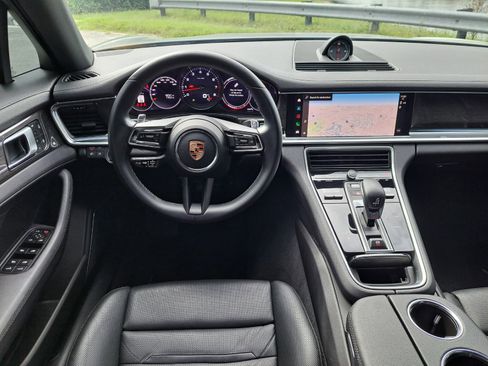 Used 2023 Porsche Panamera Platinum Edition image 22